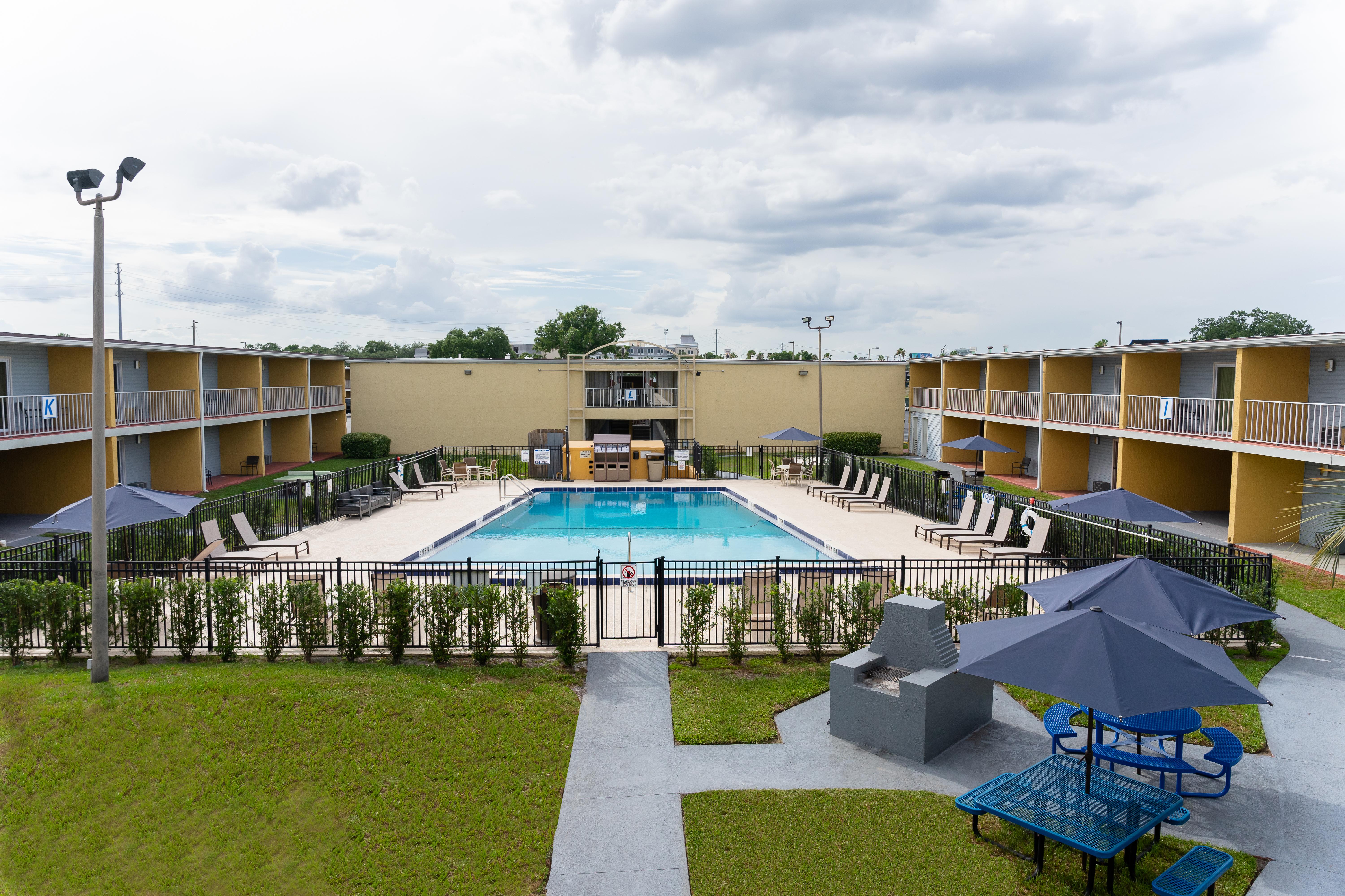 Celebration Suites Bagian luar foto
